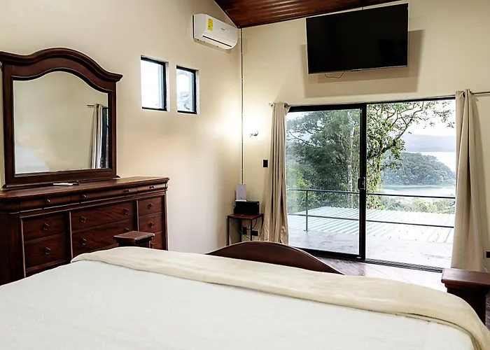 Arenal Summit Villa *