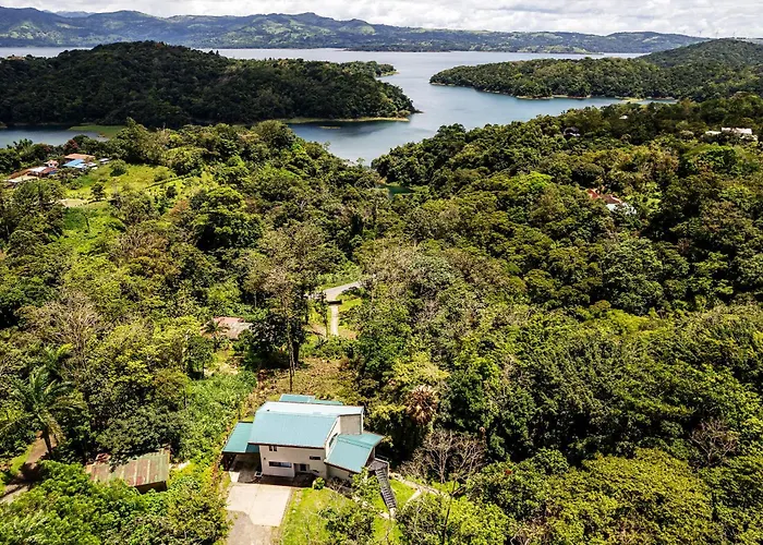 Arenal Summit Villa *
