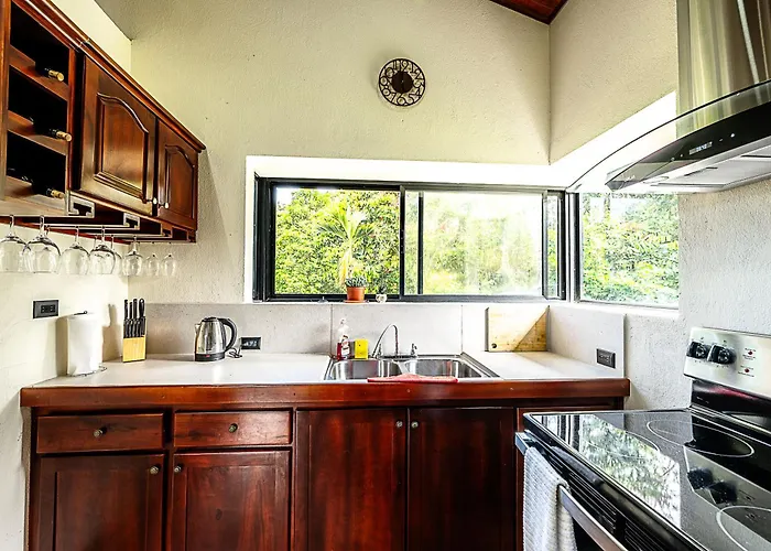 Arenal Summit Villa *